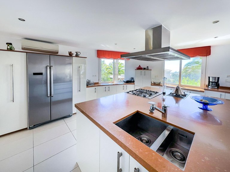 Villa for Sale in La nucia La Nucía, Alicante 27