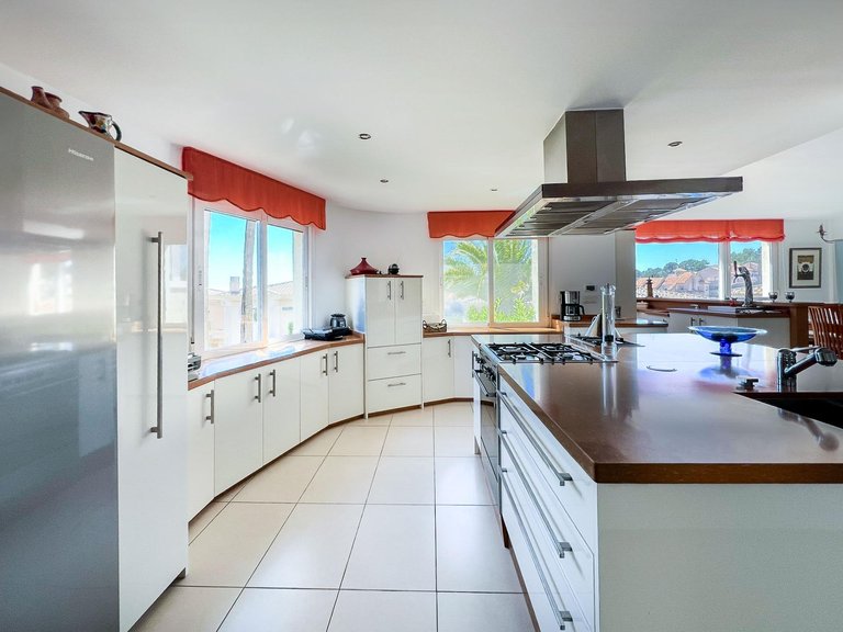 Villa for Sale in La nucia La Nucía, Alicante 28