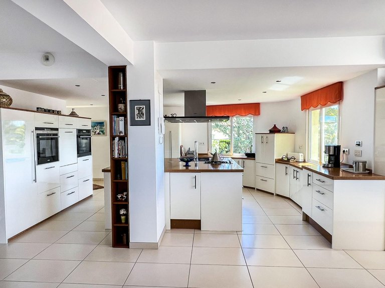 Villa for Sale in La nucia La Nucía, Alicante 30