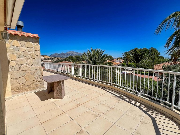 Villa for Sale in La nucia La Nucía, Alicante 45