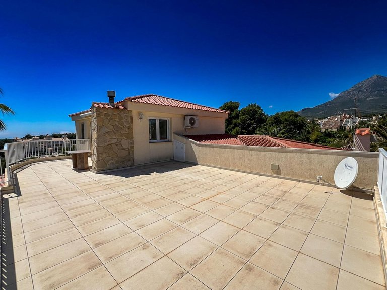 Villa for Sale in La nucia La Nucía, Alicante 50