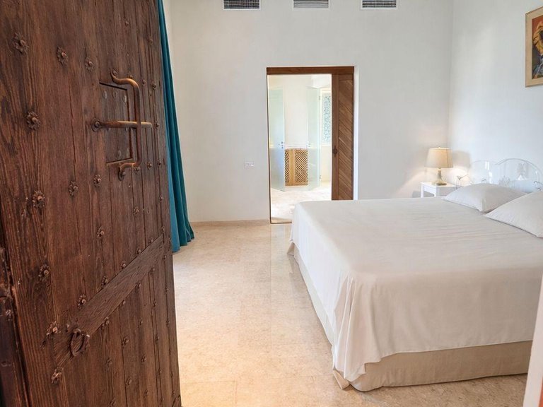 Villa for Sale in Zona lOlla Altea, Alicante 44