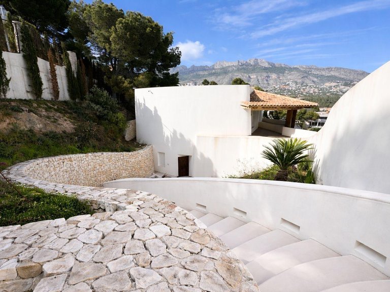 Villa for Sale in Zona lOlla Altea, Alicante 7