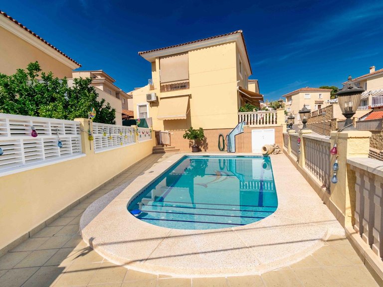 Villa for Sale in La nucia La Nucía, Alicante 3