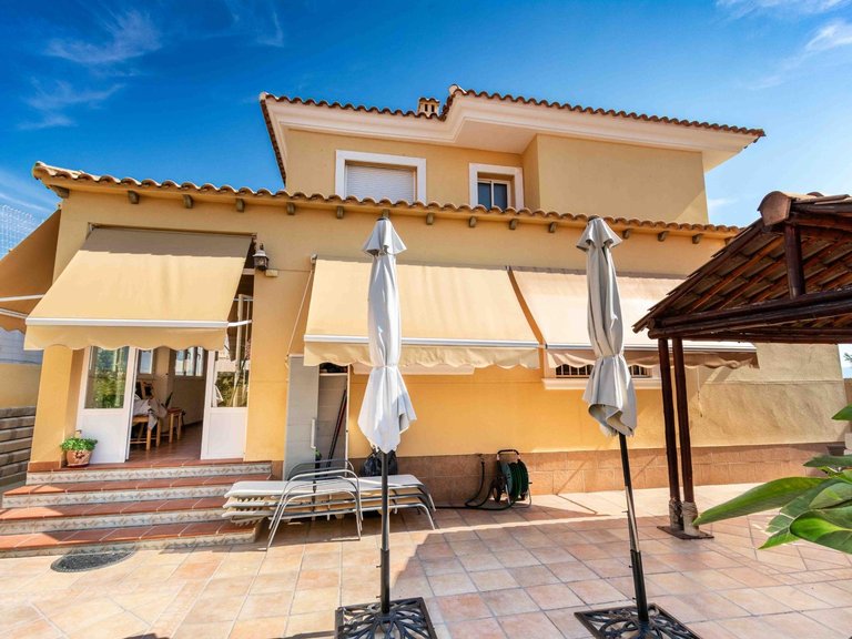 Villa for Sale in La nucia La Nucía, Alicante 4