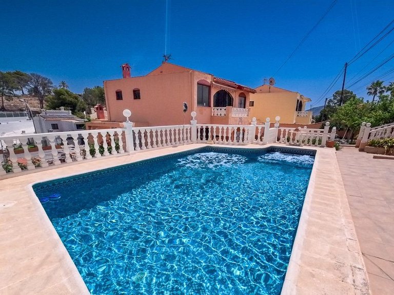 Villa for Sale in La nucia La Nucía, Alicante 1
