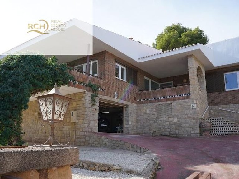 Villa for Sale in Costa Blanca La Nucia, Alicante 1