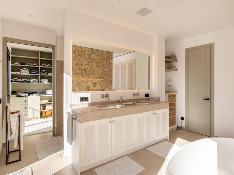 Villa for Sale in Costa den Blanes, Calvià, Balearic Islands 15