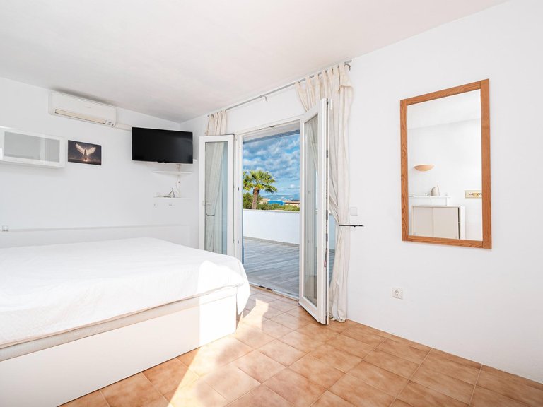 Villa for Sale in Badia Blava, Llucmajor, Balearic Islands 38