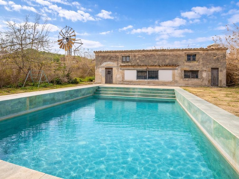 Country House for Sale in Pobla (Sa), Sa Pobla, Balearic Islands 2