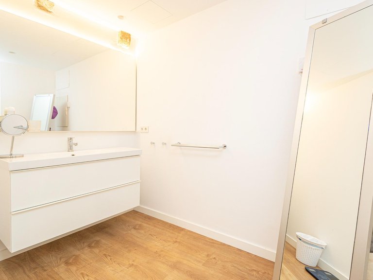 Apartment for Sale in Centro, Palma De Mallorca, Balearic Islands 20