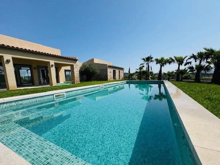 Country House for Sale in Petra, Balearic Islands 38