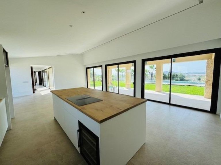 Country House for Sale in Petra, Balearic Islands 4