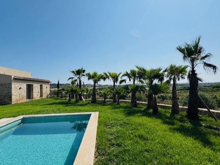 Country House for Sale in Petra, Balearic Islands 43