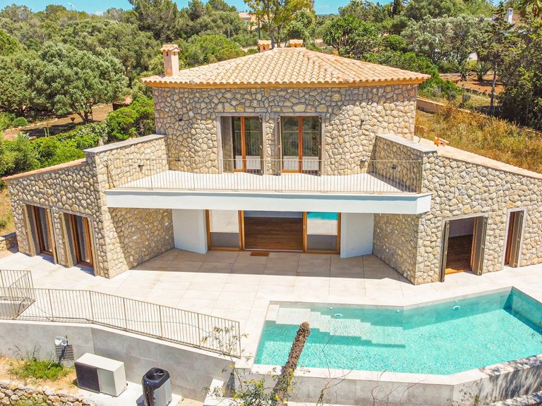 Villa for Sale in SAranjassa - Es Pil.larí, Palma De Mallorca, Balearic Islands 1