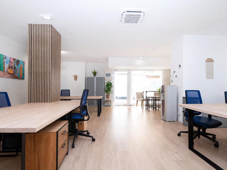Commercial for Sale in El Fortí, Palma De Mallorca, Balearic Islands 15