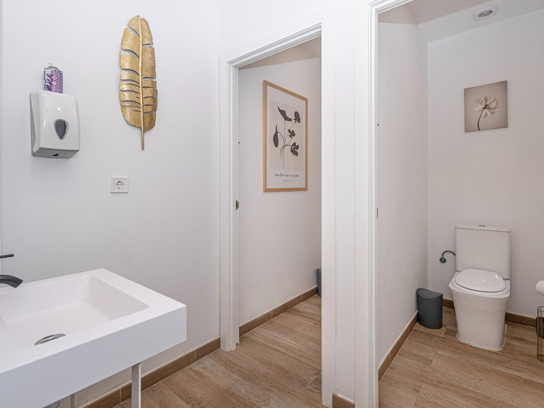 Commercial for Sale in El Fortí, Palma De Mallorca, Balearic Islands 9