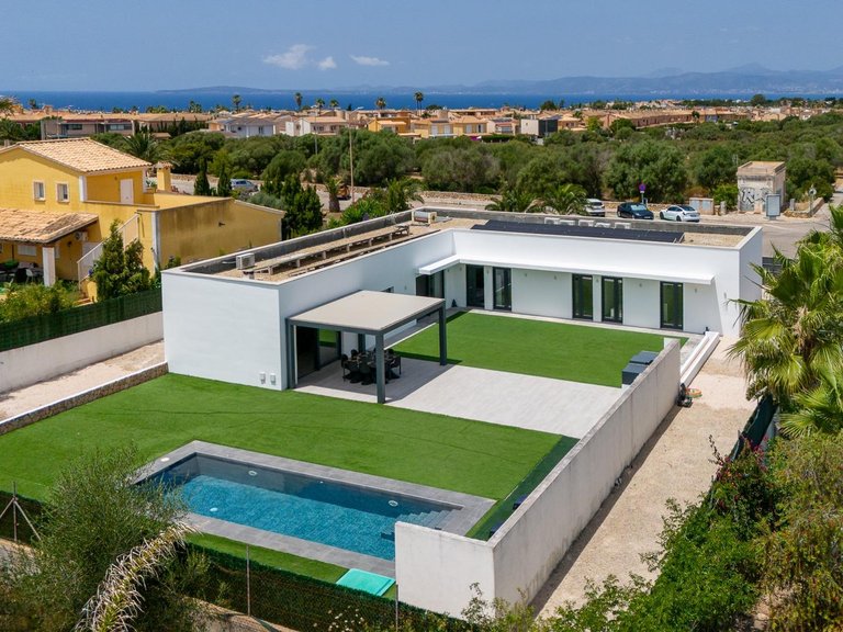 Villa for Sale in Sa Torre, Llucmajor, Balearic Islands 1