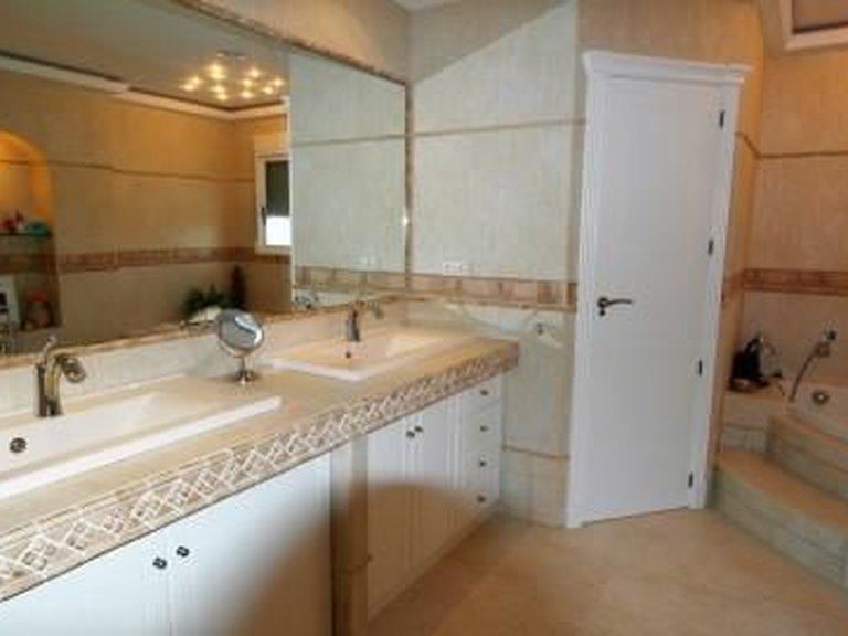 Villa for Sale in Escandinavia, L'alfas Del Pi, Alicante 15