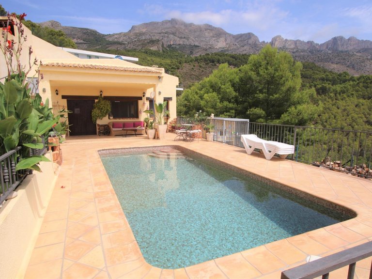 Villa for Sale in Callosa D en Sarria, Callosa D'en Sarrià, Alicante 1