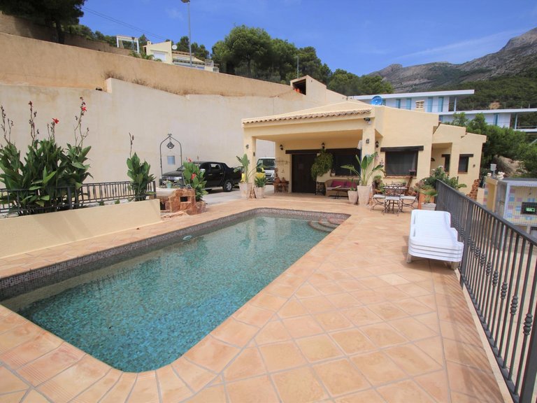 Villa for Sale in Callosa D en Sarria, Callosa D'en Sarrià, Alicante 4