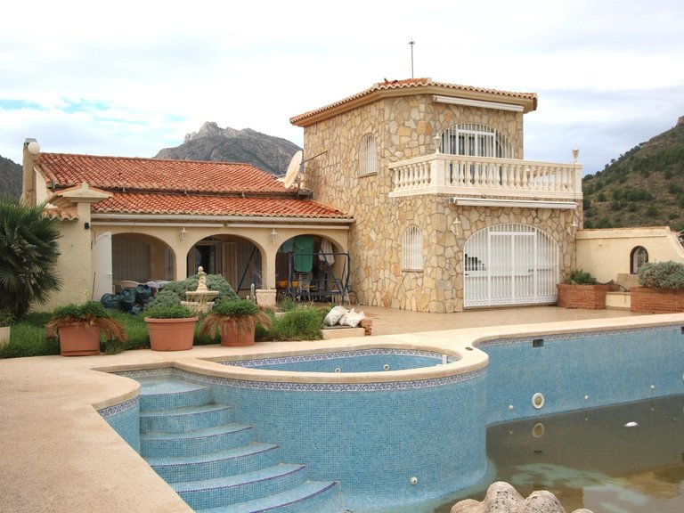 Villa for Sale in La Canuta, Calpe, Alicante 1
