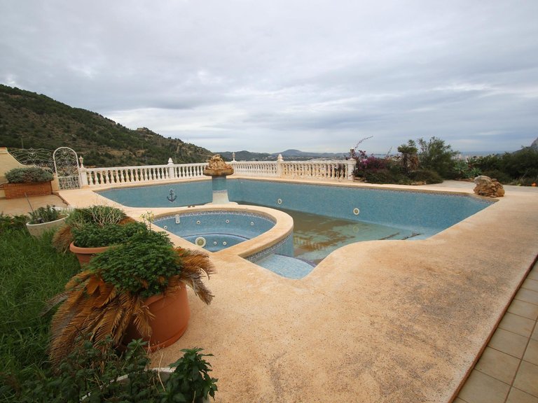 Villa for Sale in La Canuta, Calpe, Alicante 43