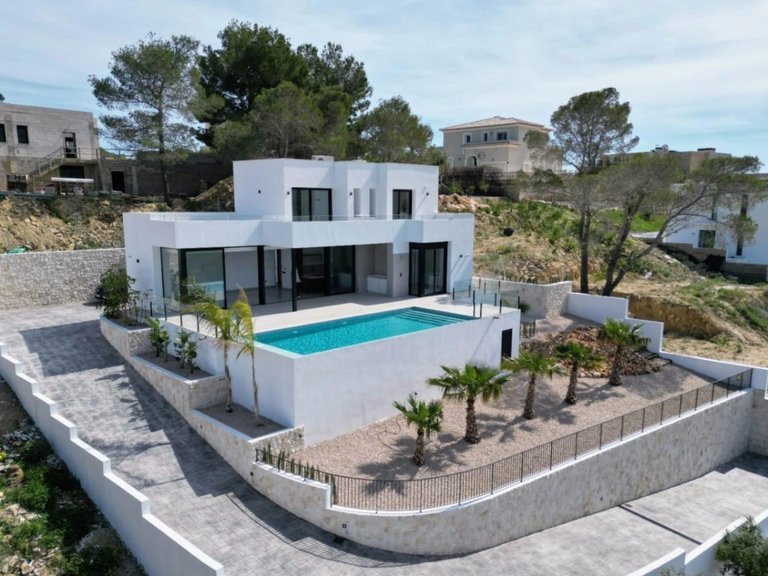 Villa for Sale in Empedrola, Calpe, Alicante 1