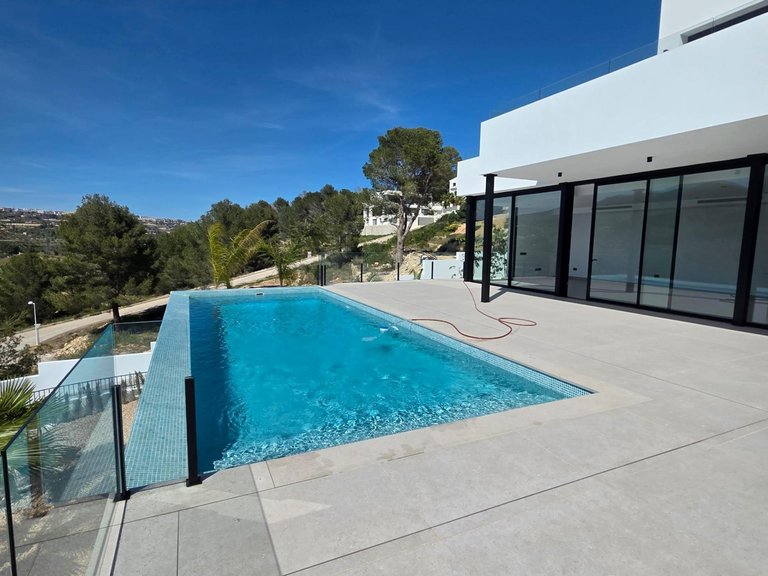 Villa for Sale in Empedrola, Calpe, Alicante 3