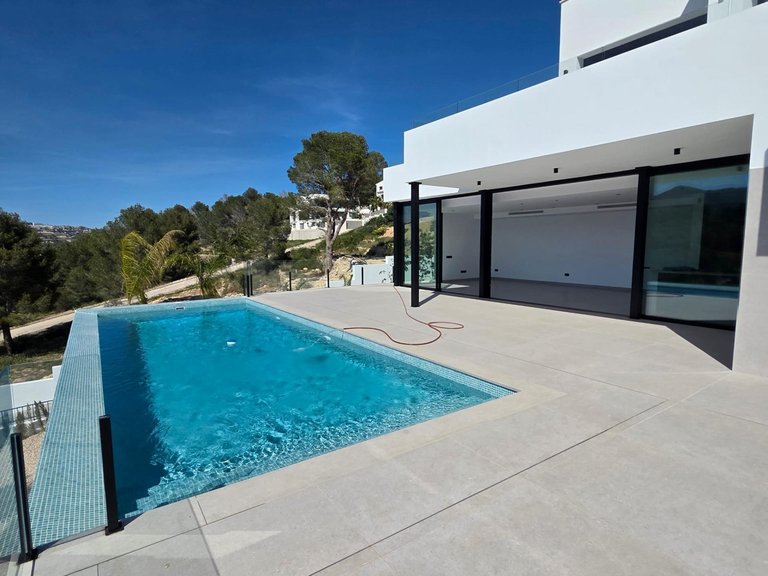 Villa for Sale in Empedrola, Calpe, Alicante 4