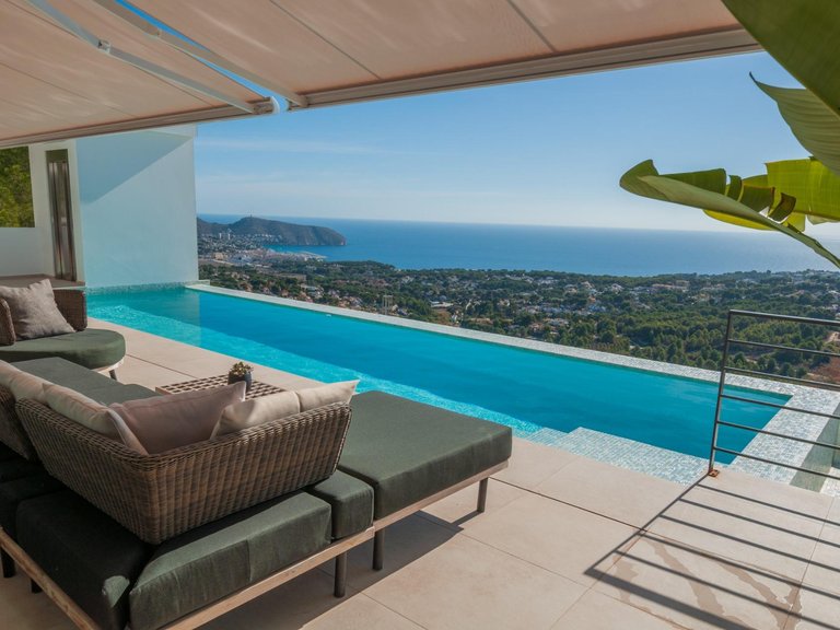 Villa for Sale in Pinar del abogat, Moraira, Alicante 1