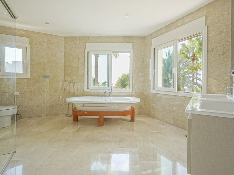 Villa for Sale in Cala Advocat - Baladrar, Benissa, Alicante 10