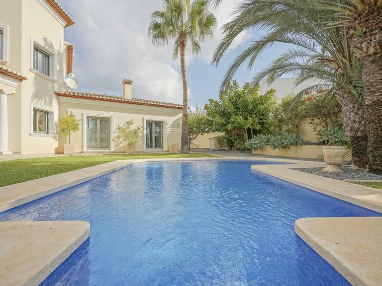 Villa for Sale in Cala Advocat - Baladrar, Benissa, Alicante 38