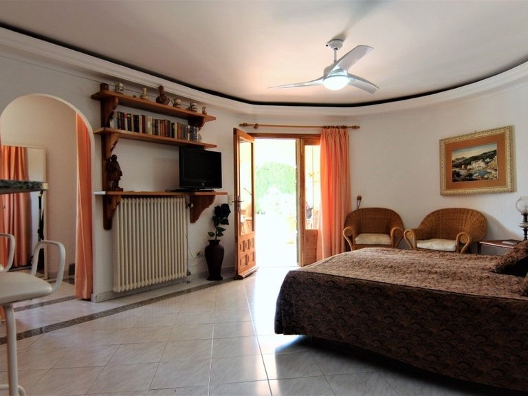 Villa for Sale in Benissa pueblo, Benissa, Alicante 41