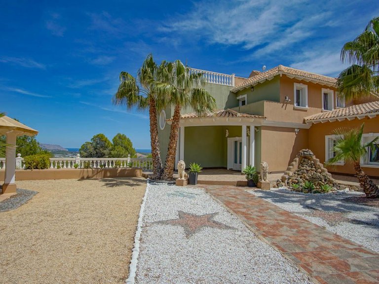 Villa for Sale in La Nucia Pueblo, La Nucía, Alicante 11