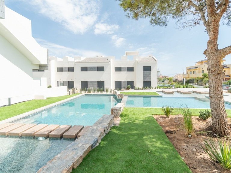 Villa for Sale in Los balcones, Torrevieja, Alicante 49