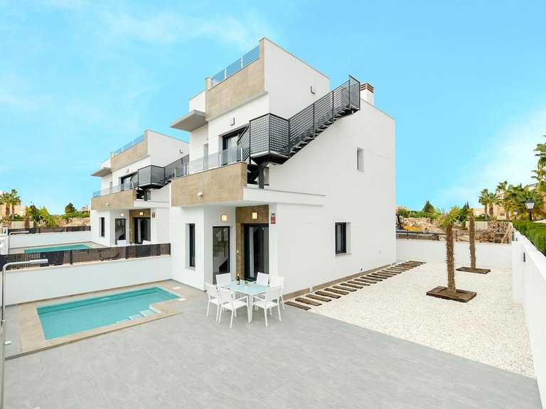 Villa for Sale in El limonar, Torrevieja, Alicante 1