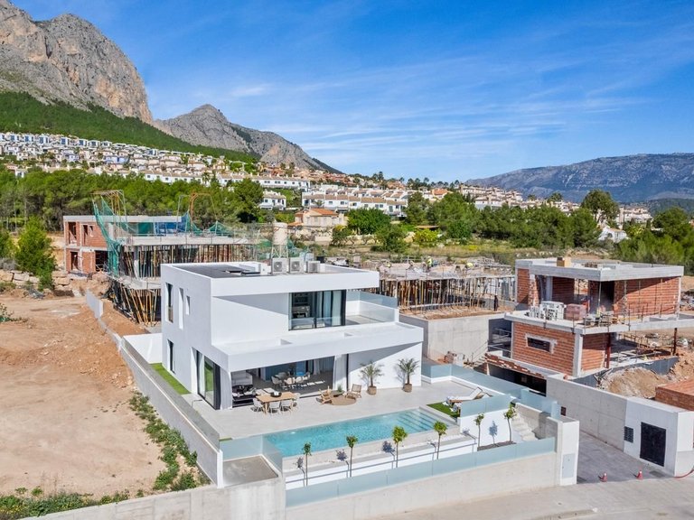 Villa for Sale in Casco urbano, Polop, Alicante 4