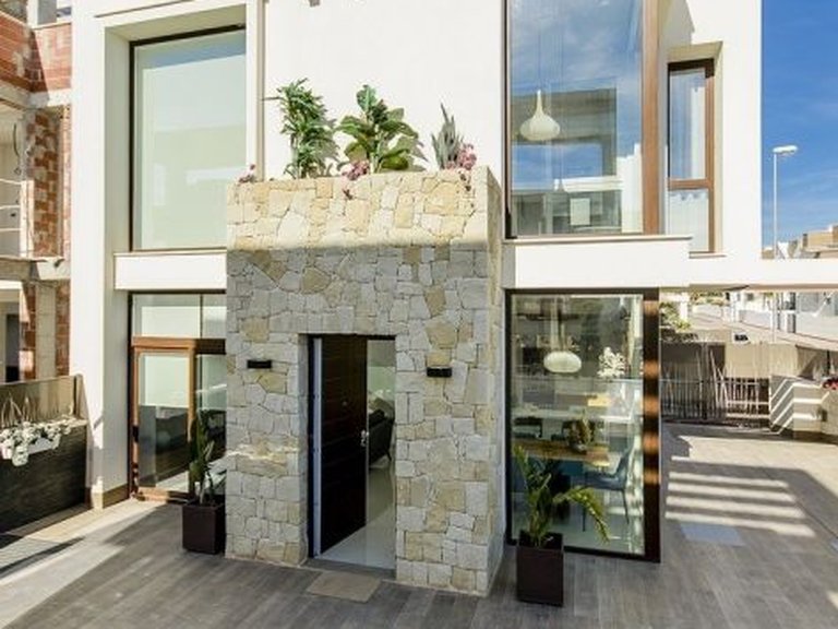 Villa for Sale in Costa blanca sur, Los Montesinos, Alicante 37