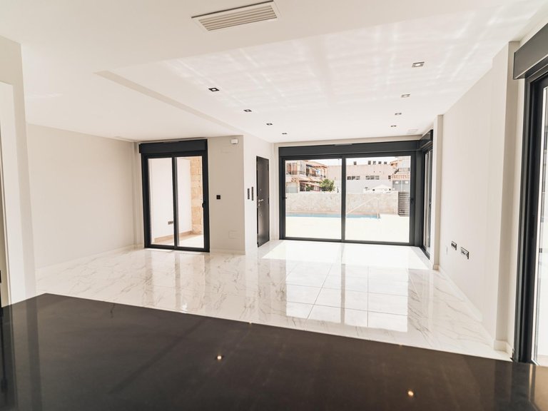 Villa for Sale in Rocio del Mar, Orihuela Costa, Alicante 10