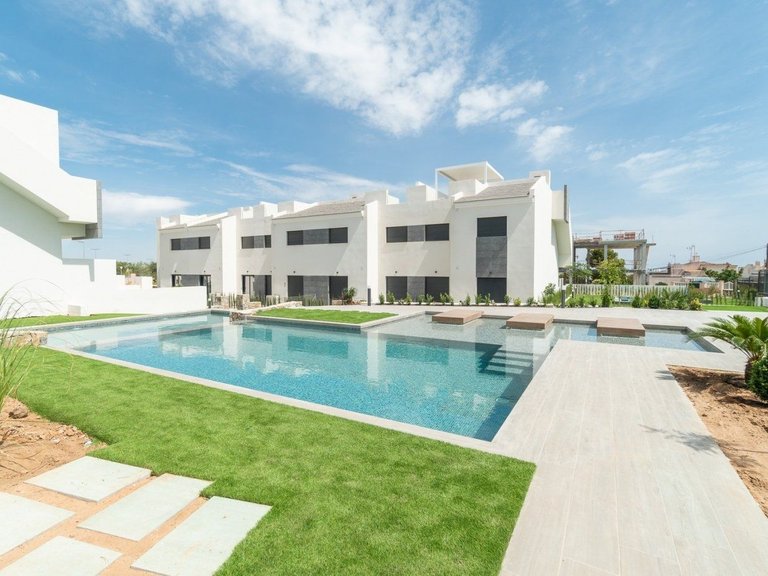 Villa for Sale in Los balcones, Torrevieja, Alicante 47
