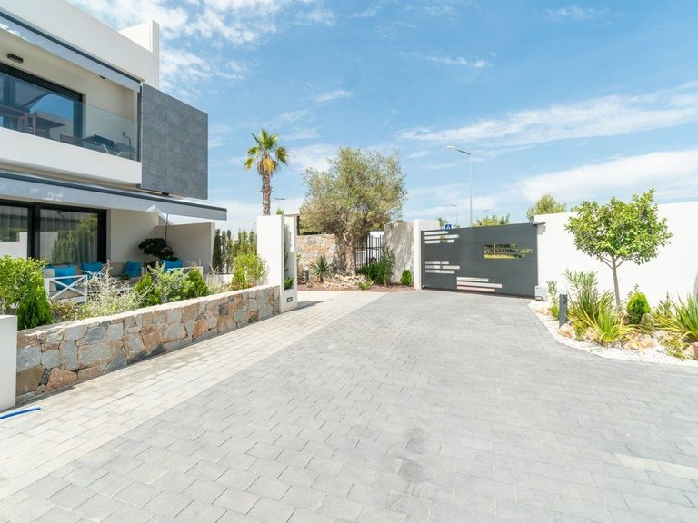 Villa for Sale in Los balcones, Torrevieja, Alicante 48