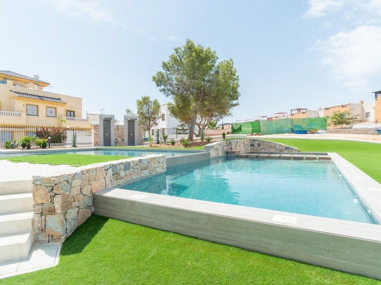 Villa for Sale in Los balcones, Torrevieja, Alicante 5