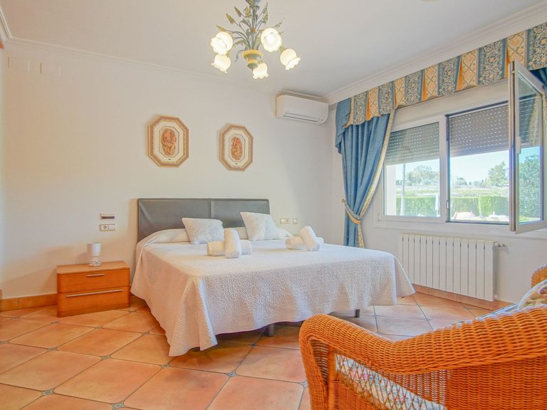 Villa for Sale in Benissa pueblo, Benissa, Alicante 23