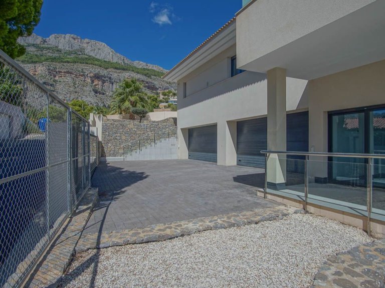 Villa for Sale in Urbanizaciones, Altea, Alicante 40
