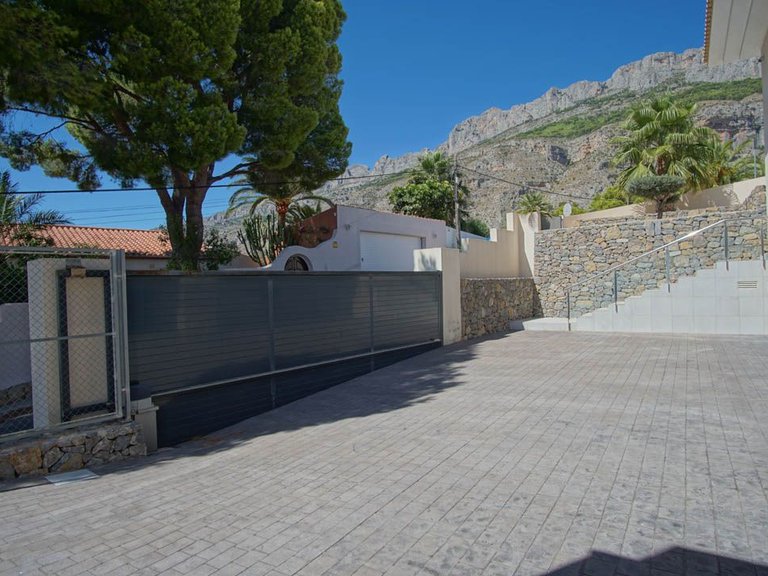 Villa for Sale in Urbanizaciones, Altea, Alicante 8