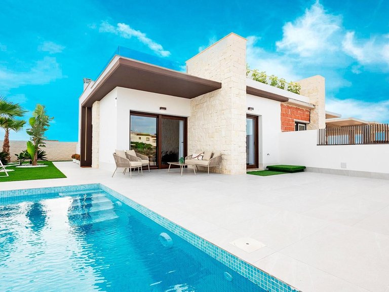 Villa for Sale in Desamparados-Hurchillo-Torremendo, Orihuela, Alicante 1