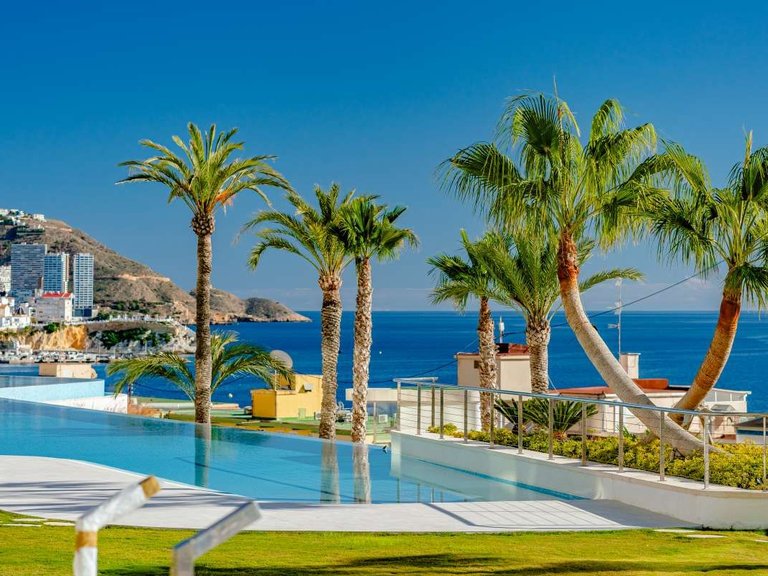 Apartment for Sale in Centro, Benidorm, Alicante 11