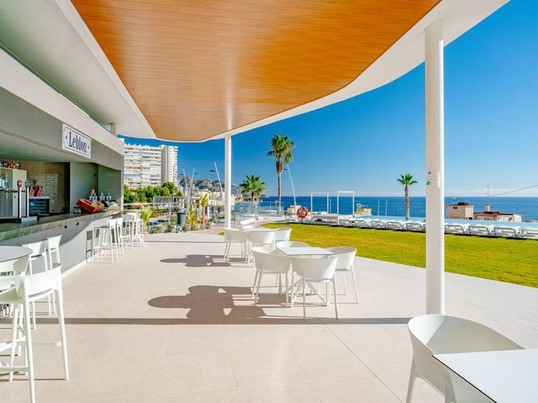Apartment for Sale in Centro, Benidorm, Alicante 24