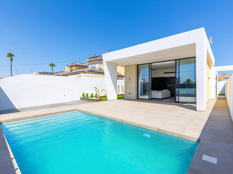 Villa for Sale in Los balcones, Torrevieja, Alicante 11